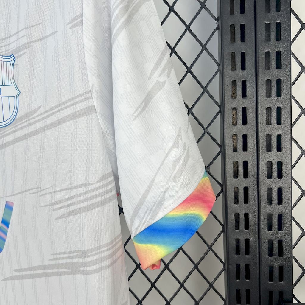 Barcelona White Chrome Kit