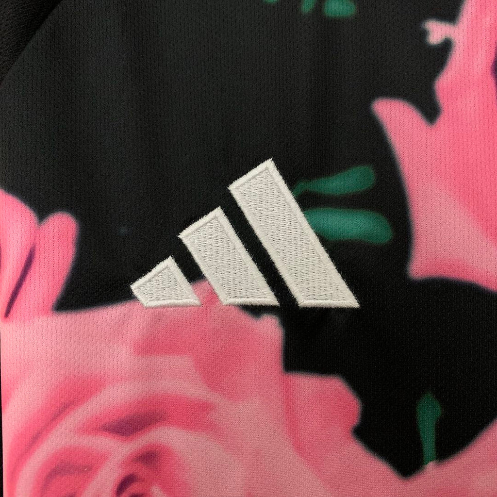 Real Madrid Pink Snake Kit